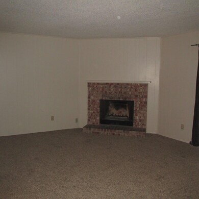 Living Room w/fireplace