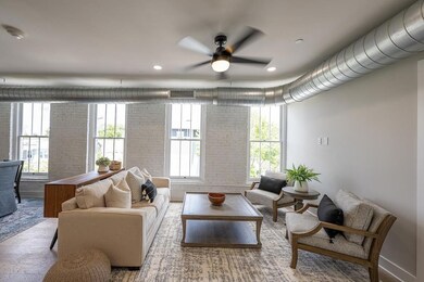 4- 70 Carolina St (301)