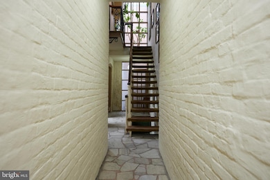 3213 O St NW, Washington, DC 20007 - photo 2