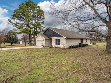 130 San Chez Dr, Gainesville, TX 76240 - photo 3