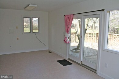 12601 Viewside Dr, North Potomac, MD 20878 - photo 2