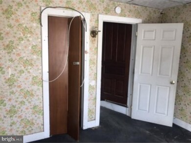 570 S 18 1/2 St, Reading, PA 19606 - photo 5