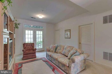 9142 Silvershadow Ct, Lorton, VA 22079 - photo 7