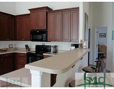 Kitchen. Large Breakfast Bar