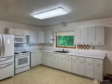 216 NW Cole Ave, Wilbur, WA 99185 - photo 7