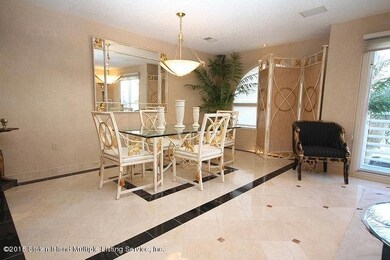 42 Country Dr S, Staten Island, NY 10314 - photo 7