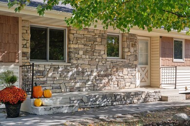 5337 Sequoia Dr, Minnetonka, MN 55345 - photo 3