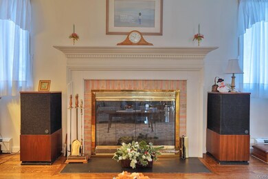 4745 S Mountain Dr, Emmaus, PA 18049 - photo 5