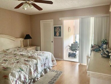 1093 Yarmouth E, Boca Raton, FL 33434 - photo 7