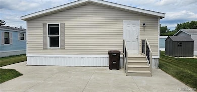 7102 Highlander Cir, Alma, MI 48801 - photo 2