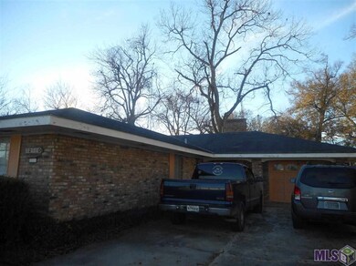 Attached Garage and driveway for multiple vehicles