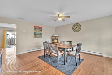 10-DINING ROOM