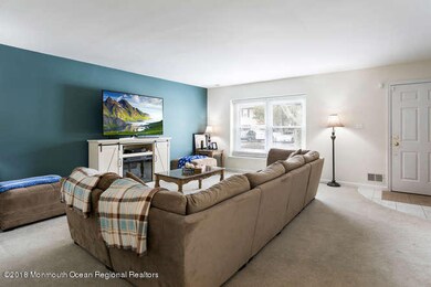 13 Colonial Ct Jackson NJ-small-002-2-4M