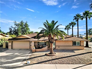 9839 W Lindgren Ave, Sun City, AZ 85373 - photo 3