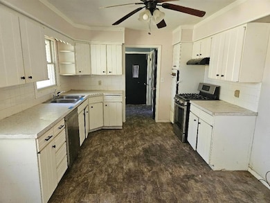 904 W Columbus St, Mount Ayr, IA 50854 - photo 3