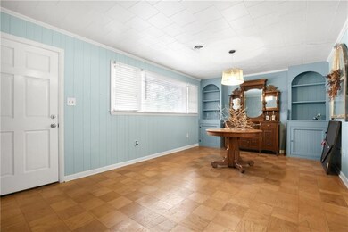 Formal Dining/Formal Living Rm