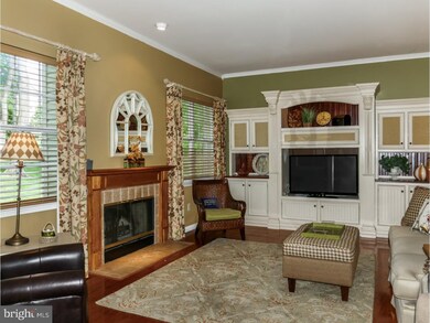 54 Edgemont Ln, Langhorne, PA 19047 - photo 2