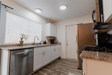 9011 Quail Valley Dr unit B, Austin, TX 78758 - photo 4