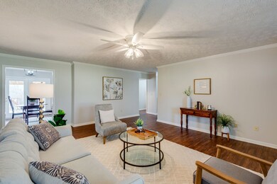 Perfect layout for entertaining! 