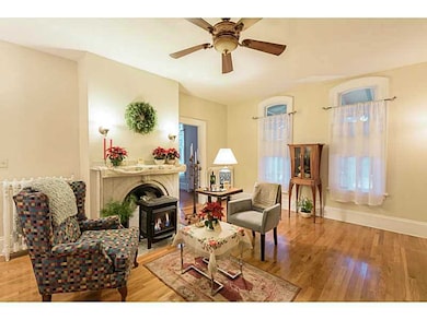 25 Gibbs Ave unit Townhouse, Newport, RI 02840 - photo 5