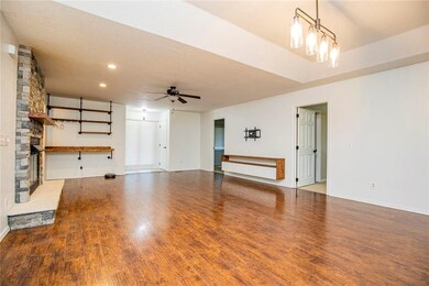 133 Mayfair Dr, Bella Vista, AR 72715 - photo 5