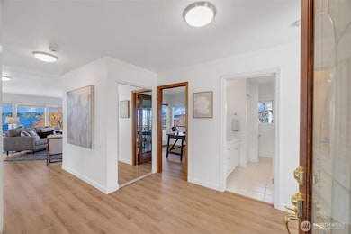 818 Lake St S unit 818, Kirkland, WA 98033 - photo 4