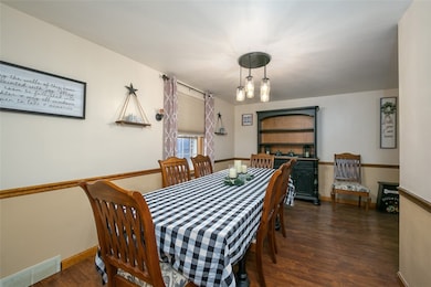 Super Spacious Formal Dining Room