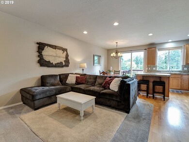 20263 Hoodview Ave, West Linn, OR 97068 - photo 2