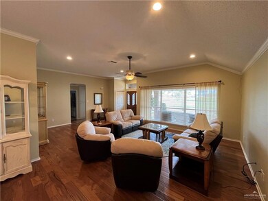 217 Karen Dr, Alamo, TX 78516 - photo 3