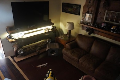 3831 40th St, Des Moines, IA 50310 - photo 7