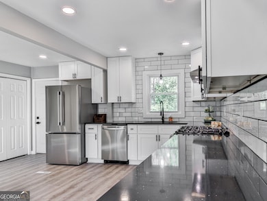 5205 Silhouette Ln SW, Mableton, GA 30126 - photo 6