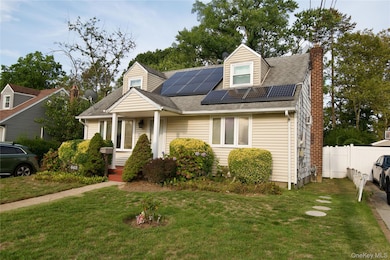 642 Dorothea Ln, Elmont, NY 11003 - photo 3