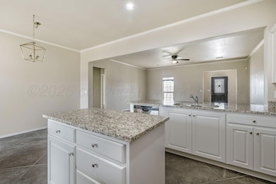 7901 Crestline 13
