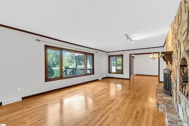 819 J C Cooper Rd, Fountain Inn, SC 29644 - photo 6