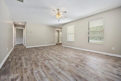 2805 Belfort Rd, Jacksonville, FL 32216 - photo 5