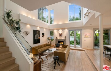 131 Mast Mall, Marina Del Rey, CA 90292 - photo 3