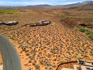 Overview of rural landscape featuring mountains and a desert landscape
