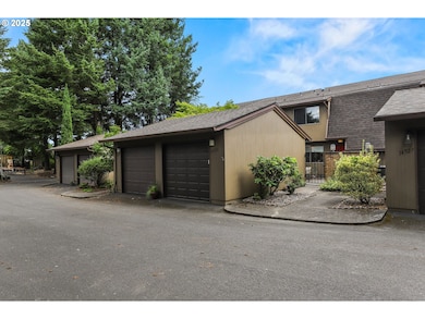14523 NE Stanton Ct, Portland, OR 97230 - photo 2