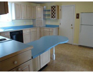 32 Willow St unit 32, Cambridge, MA 02141 - photo 3