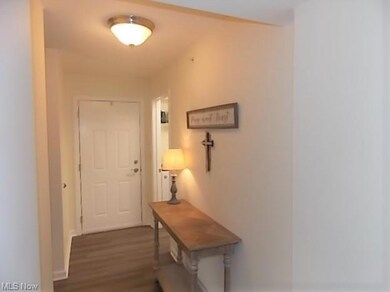 Chandlers Lane Condominiums unit 334, Olmsted Falls, OH 44138 - photo 2