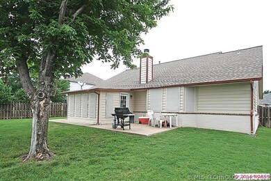 3918 S Sycamore Place, Broken Arrow, OK 74011 - photo 4