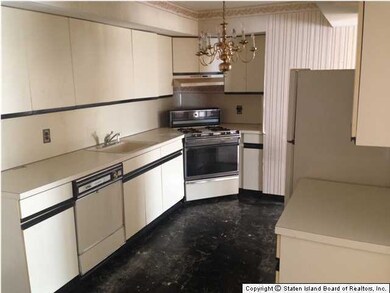 120 Lamped Loop unit A, Staten Island, NY 10314 - photo 4