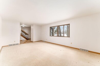 010_2082 Honeytree Loop W030-