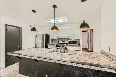 09 Kitchen