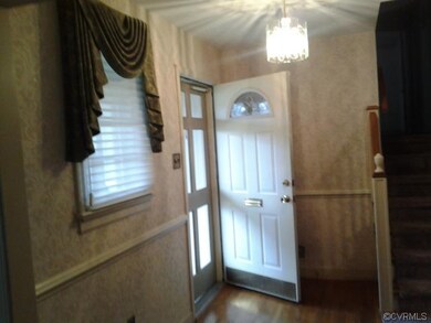 ENTRANCE FOYER