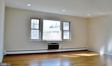 110 The Orchard unit J, East Windsor, NJ 08512 - photo 4
