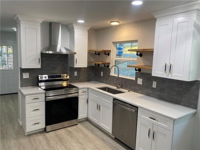 24 Grisham Dr, Bella Vista, AR 72715 - photo 2