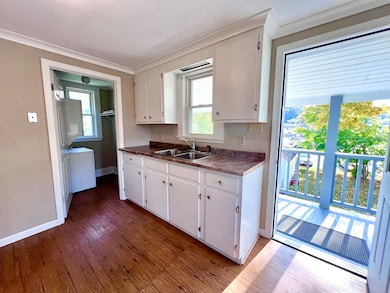 25 Golden Hill St unit 2, Naugatuck, CT 06770 - photo 4