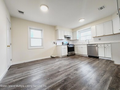869 Elbe Ave, Staten Island, NY 10304 - photo 4