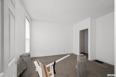 1312 Farnam St, Davenport, IA 52803 - photo 4
